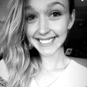 Meet your Posher, Adrianna